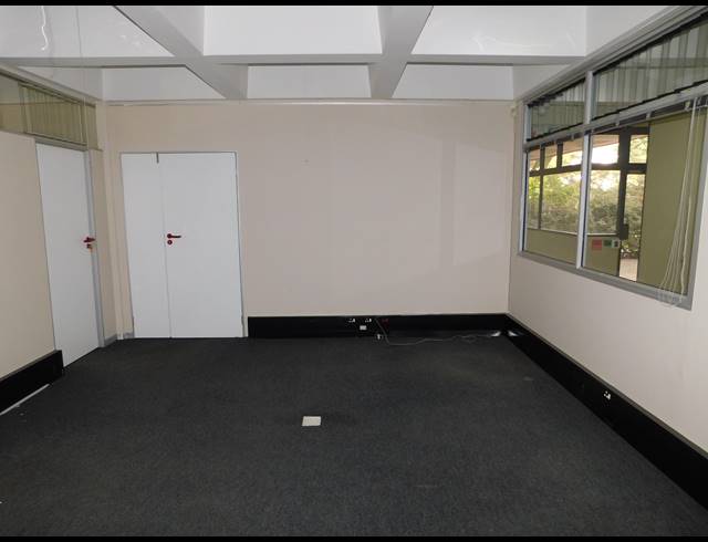 190M² OFFICE TO LET IN FERNDALE